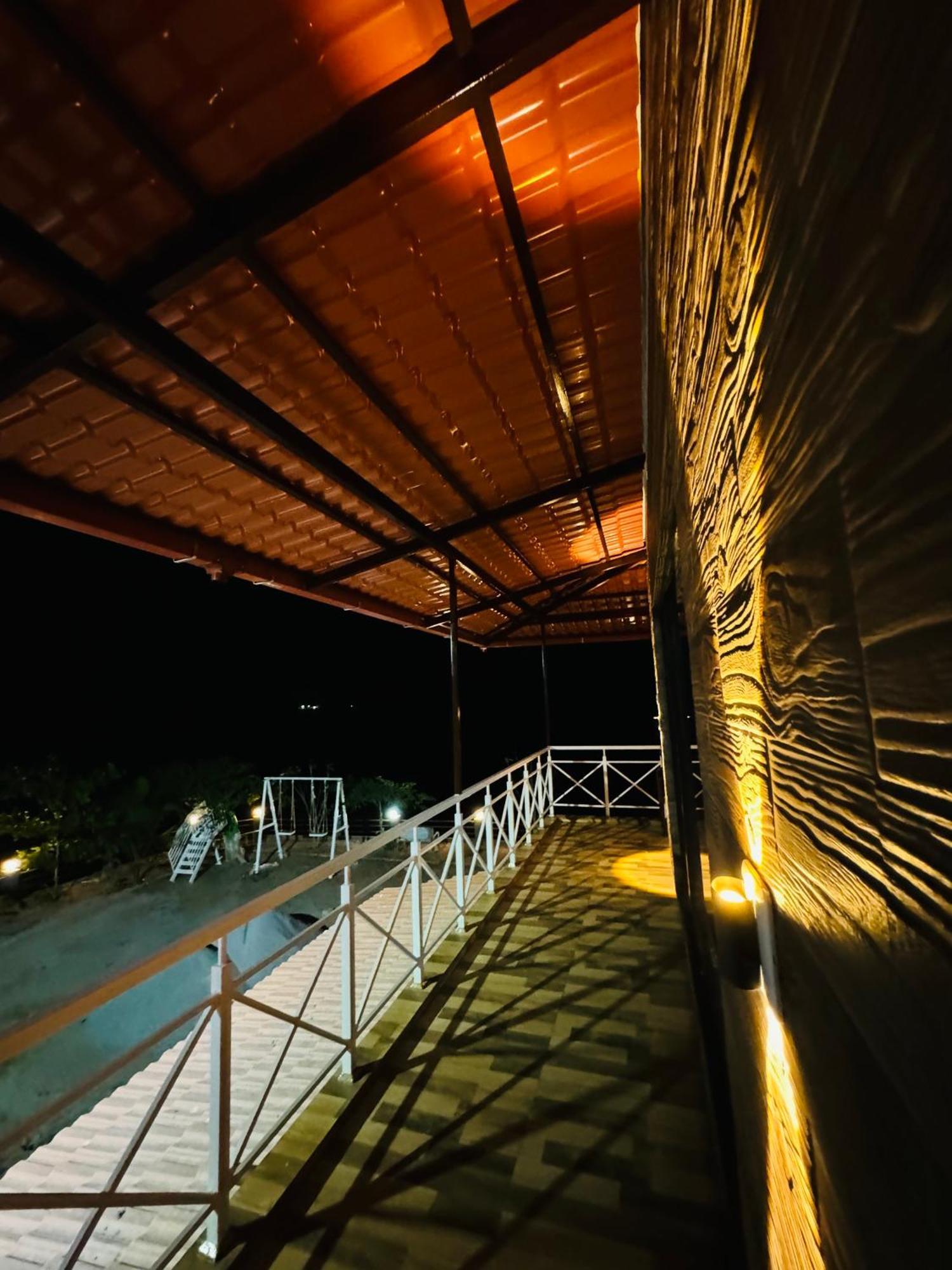 The Glasswater By The Backwater Homestay Kalyānpur Eksteriør billede