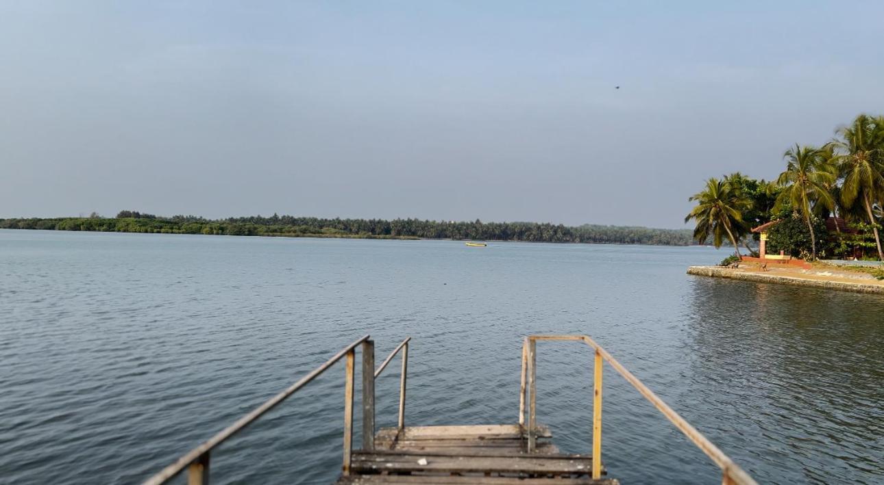 The Glasswater By The Backwater Homestay Kalyānpur Eksteriør billede