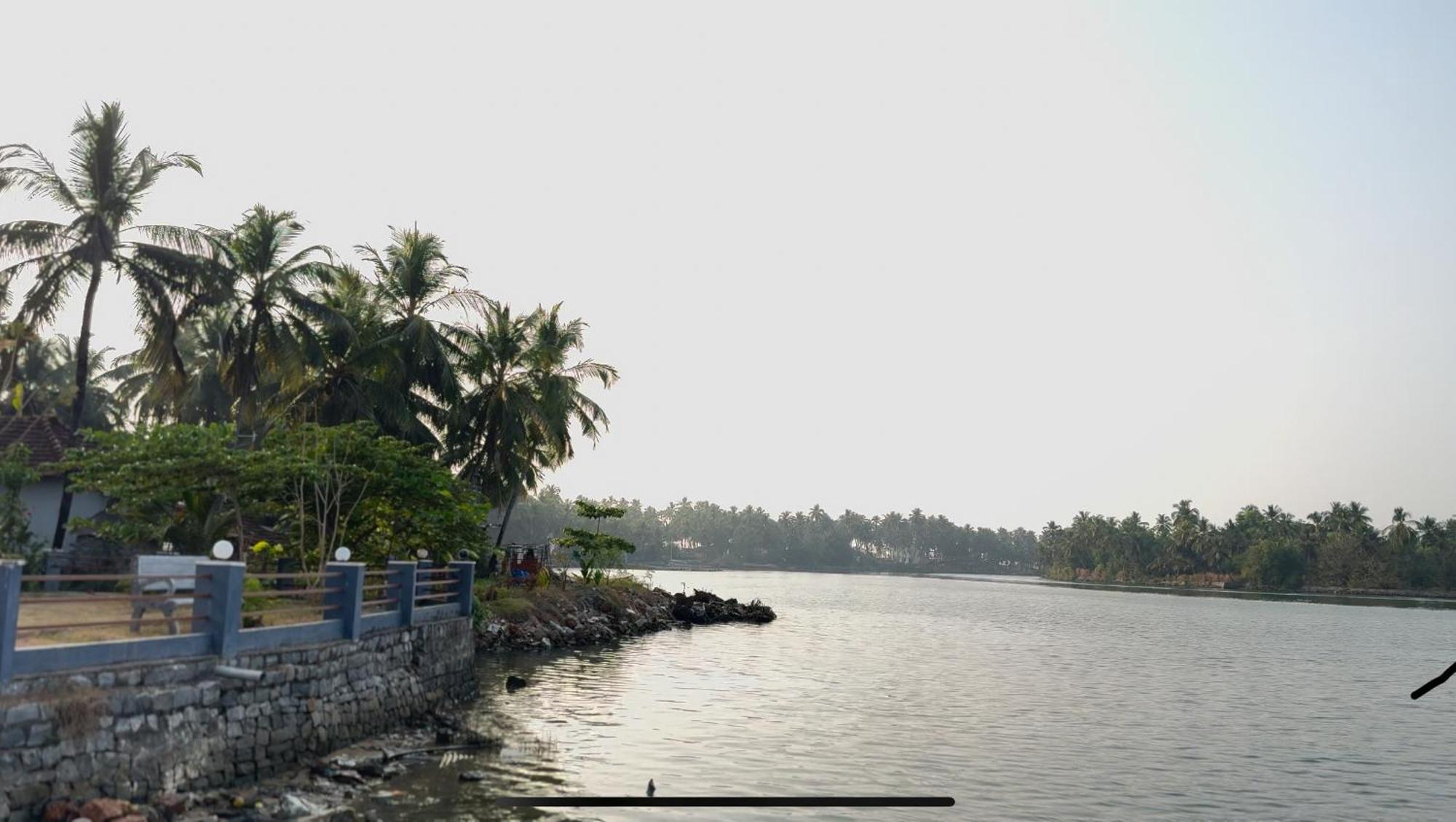 The Glasswater By The Backwater Homestay Kalyānpur Eksteriør billede
