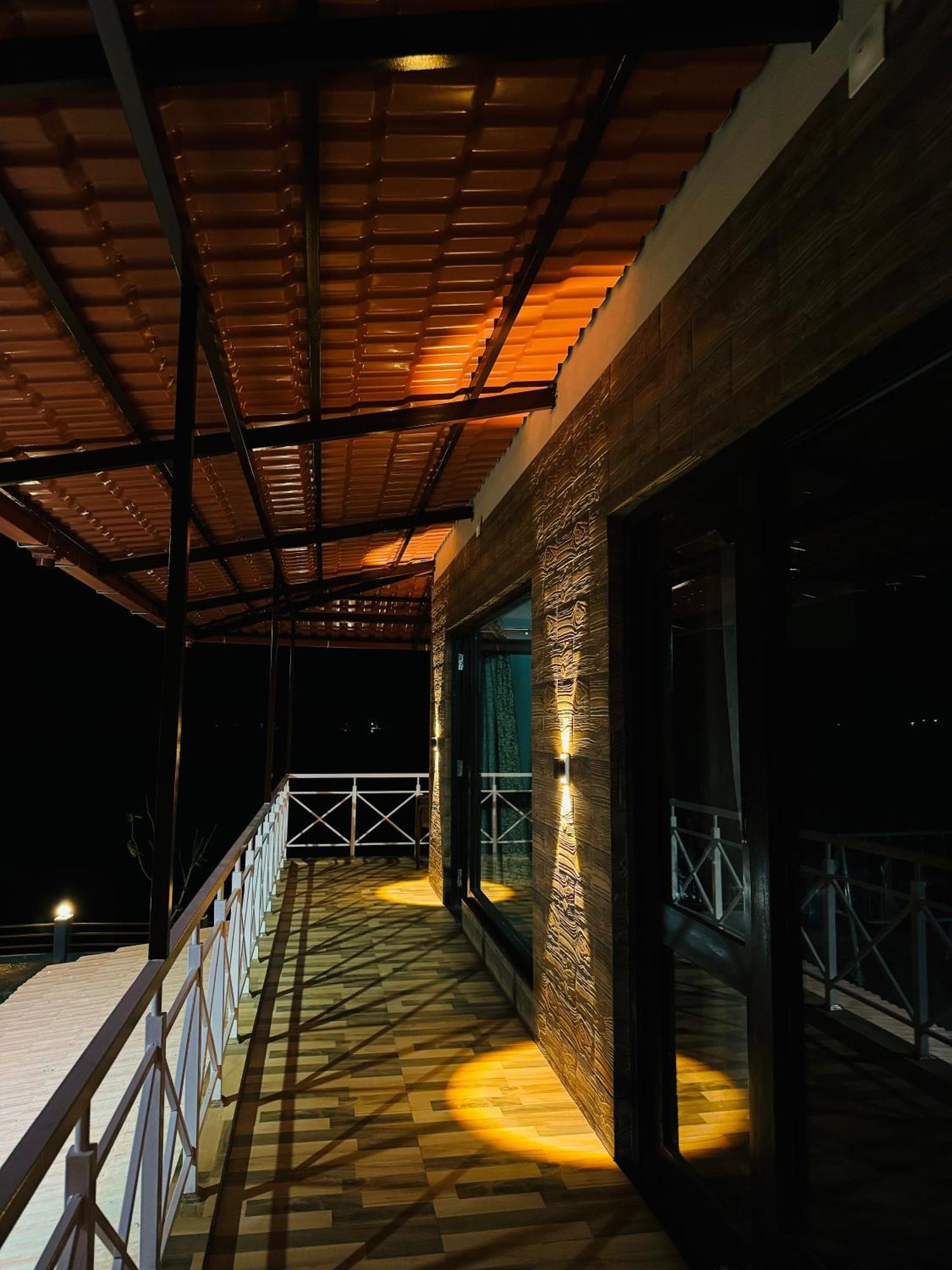The Glasswater By The Backwater Homestay Kalyānpur Eksteriør billede